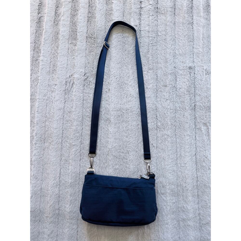 Baggallini Highrise Crossbody Bag Navy Blue Nylon Organizer With Pouch - Picture 2 of 14